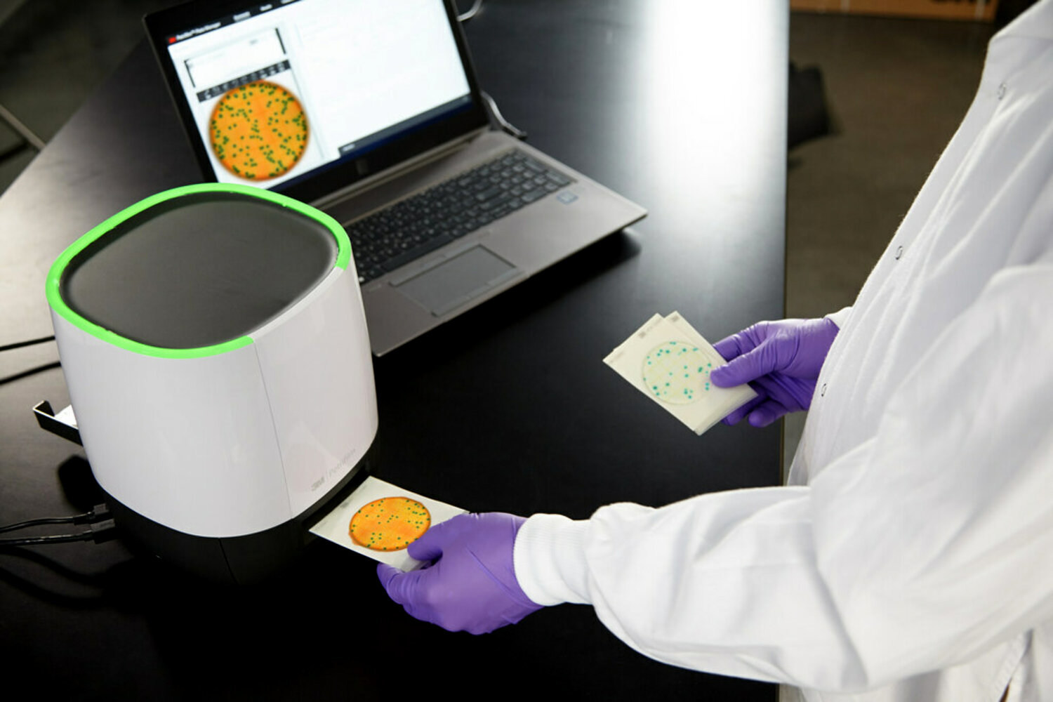 Automação Inteligente para Laboratórios de Microbiologia